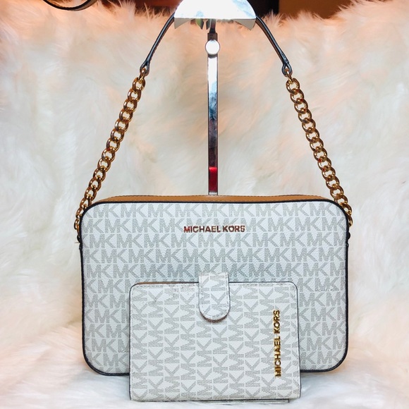 Michael Kors Handbags - Michael Kors Jet Set Crossbody Vanilla Acorn Set